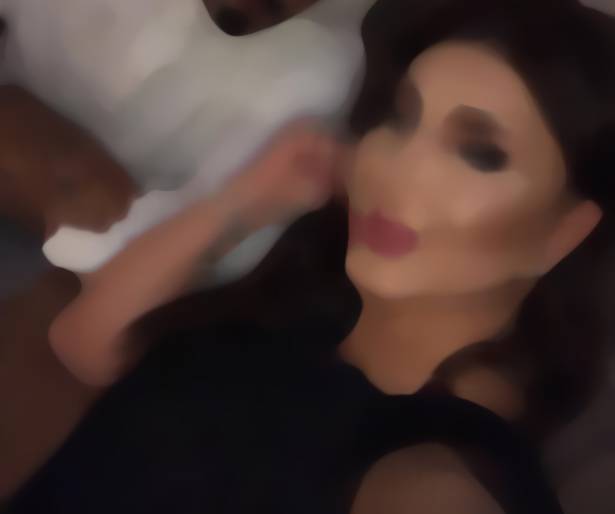 ممثلة كويتية تفاجئ مدبرة منزلها بهدية ثمينة... وهذه ردّة فعلها