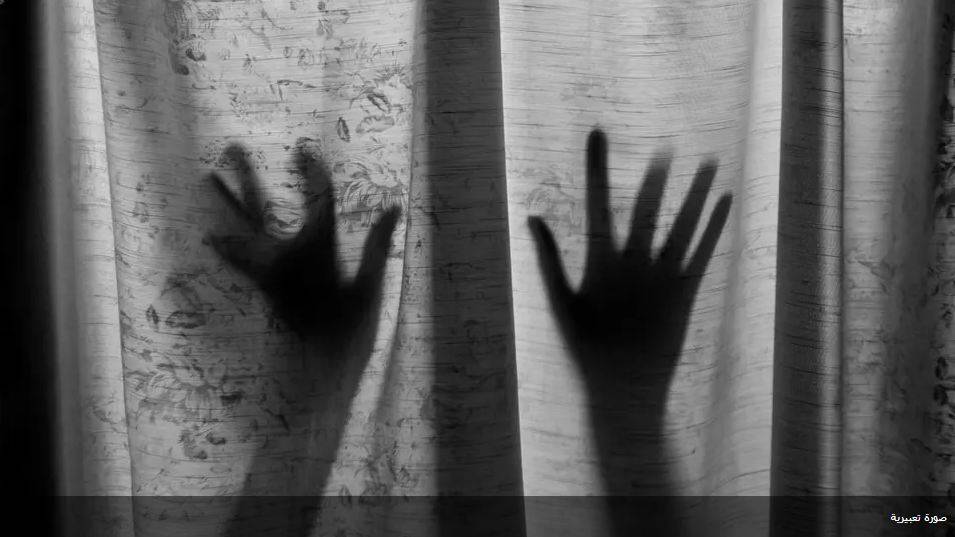 خطفوها وخدروها ثم تناوبوا على اغتصابها ورموها في الشارع