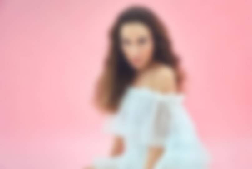 بالفيديو - مغنية شهيرة تفقد الوعي على المسرح... هذا ما حدث في اللحظات الأخيرة