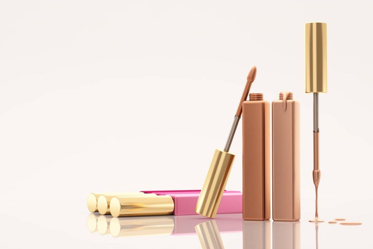 بالفيديو – استبدلت الآيلاينر بملمع الشفاه السائل... النتيجة مذهلة فهل ستجرئين؟