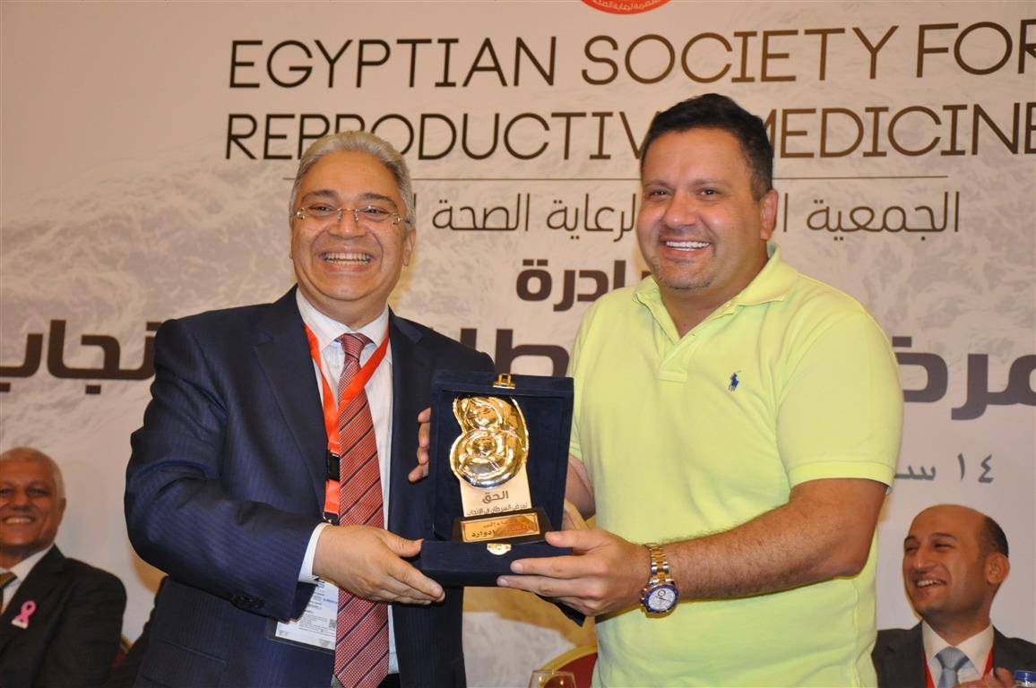 بالصور- نجمة مصرية تتحدث عن استئصالها للرحم وفنانة تحتفل بعيد ميلادها الـ 80 للمرة الثالثة