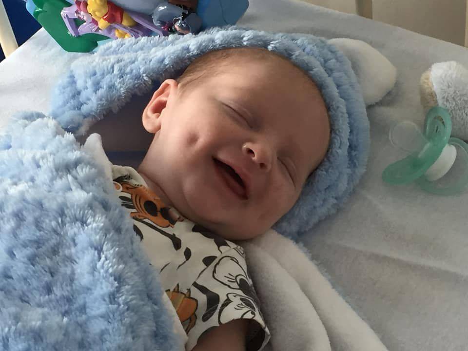 كاد طفلها يموت بسبب قبلة... هذه الأم تحذركم لتحموا أطفالكم حديثي الولادة