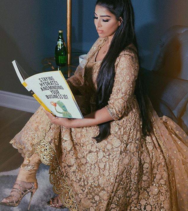 بالصور – فرح دوكاي في طفولتها ببشرة سمراء وملامح هندية... هكذا ردت على السخرية بقوة