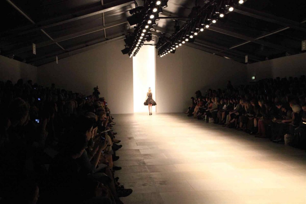 مفاجأة – اختفاء كل ملابس الفرو من أحد أسابيع الموضة... ماذا حدث؟