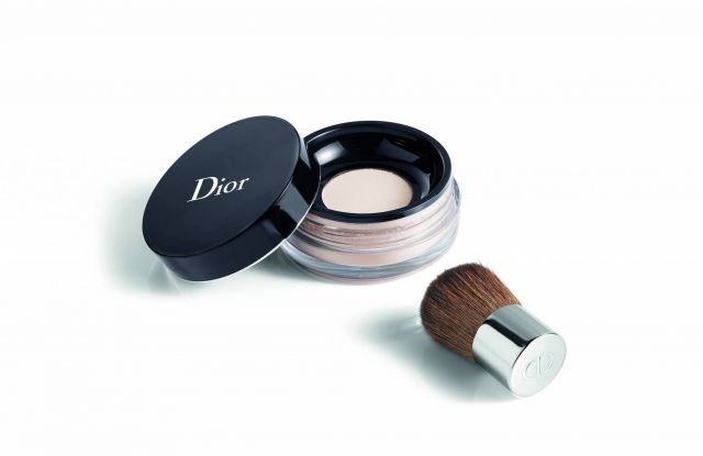 ثبات طويل Dior Diorskin Forever & Ever Control Loose Powder ثبات طويل Dior Diorskin Forever & Ever Control Loose Powder