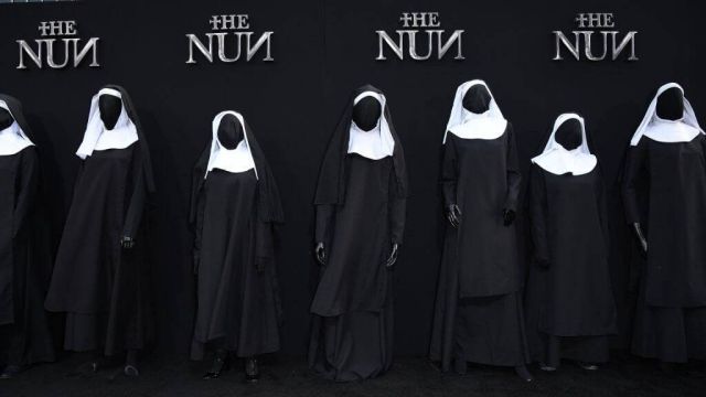 بالصورة - شاهدوا الشكل الحقيقي لبطلة فيلم الرعب The Nun... هذا ما صدم الجميع
