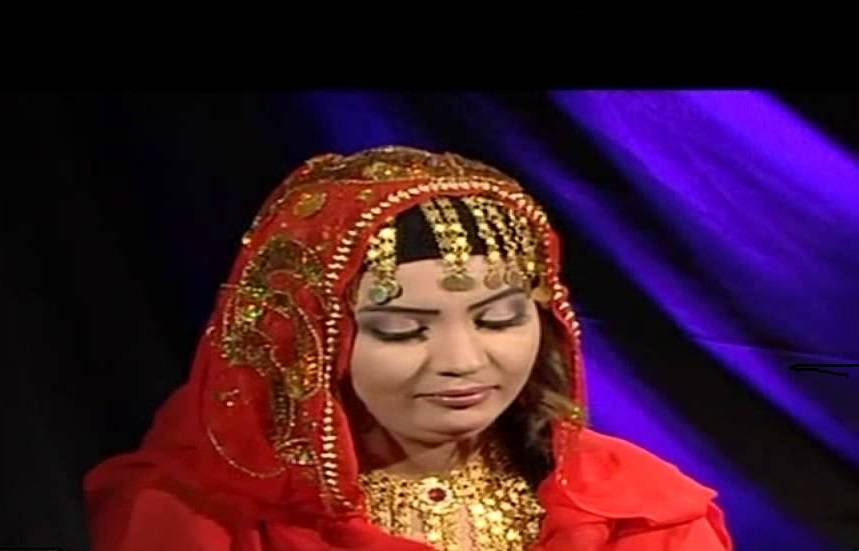 فنانة عربية تتعرض للضرب بعد انتهاء حفلتها... وهذه حالتها الصحية
