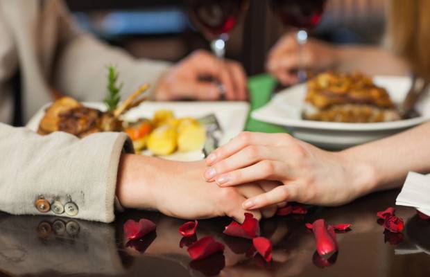 العشاء الأمثل لعلاقة حميمة ناجحة للرجل والمرأة... يُنصح به في ليلة الزفاف