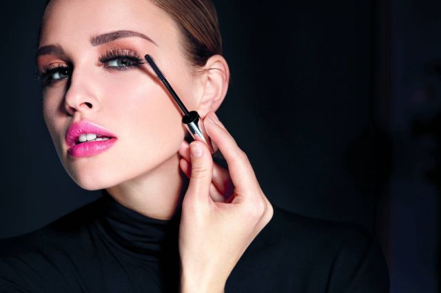 تعلمي اختيار وتطبيق الماسكارا