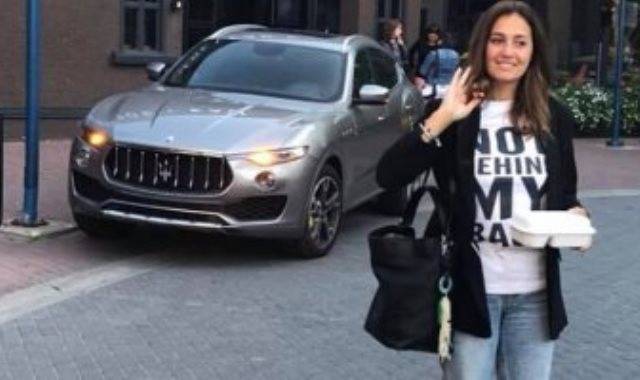 للمرة الأولى حلا شيحة تنشر صوراً لزوجها وأطفالها من رحلة في كندا
