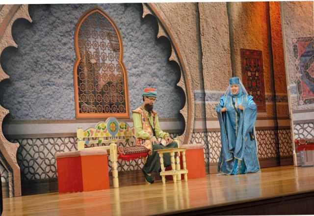 رنا عطوفه في مسرحية علاء الدين والكشكول السحري