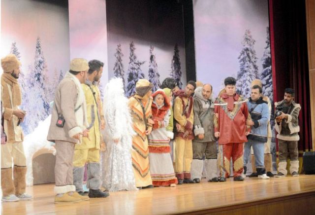 عرض مسرحية الأسكيمو في مسرح السعودية بجدة