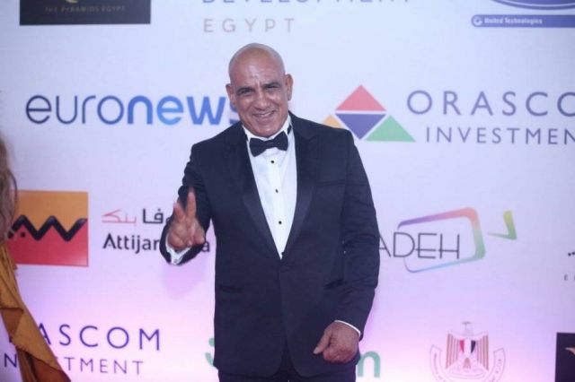 بالصور - زوجة محمد لطفي تأسر القلوب بجمالها واناقتها... تعرفوا اليها