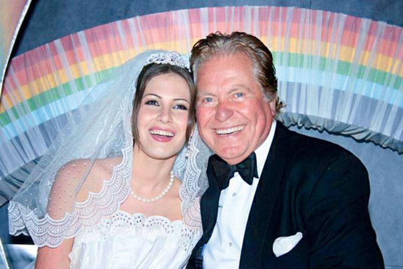 أبناء النجوم يرفضون سلوك طريق الفن ويرفعون شعار:

“لن نبني مستقبلنا على أمجاد نجومية أهالينا”