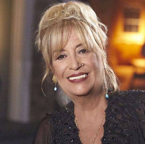 بالفيديو - منى واصف محرومة من رؤية ابنها منذ أكثر من 10 سنوات.. ما هي وصيتها له؟