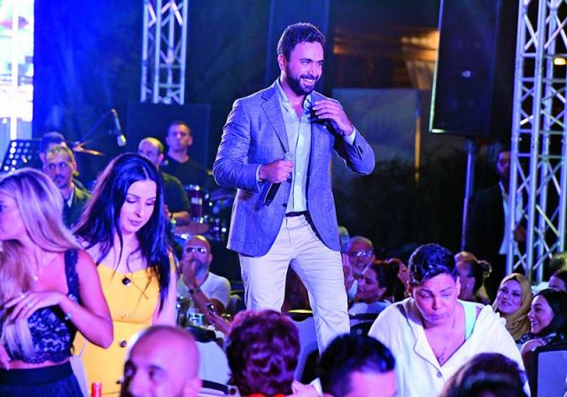 نادر الأتات