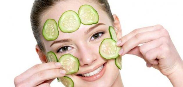 ما فائدة وضع الخيار على الوجه؟