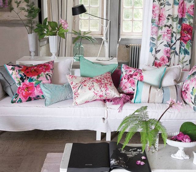 اللون الزهري