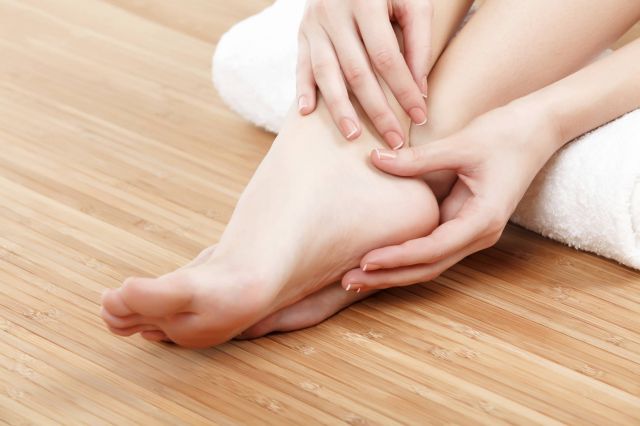 3 خلطات طبيعية لإزالة الجلد الميت من القدمين