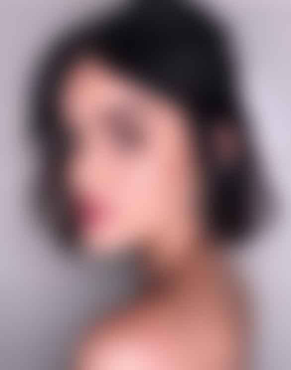 بالصورة – حيلة ممثلة شهيرة لإخفاء البثور وإزالة دهون الوجه صادمة... ما قصة مشروب الطاقة؟