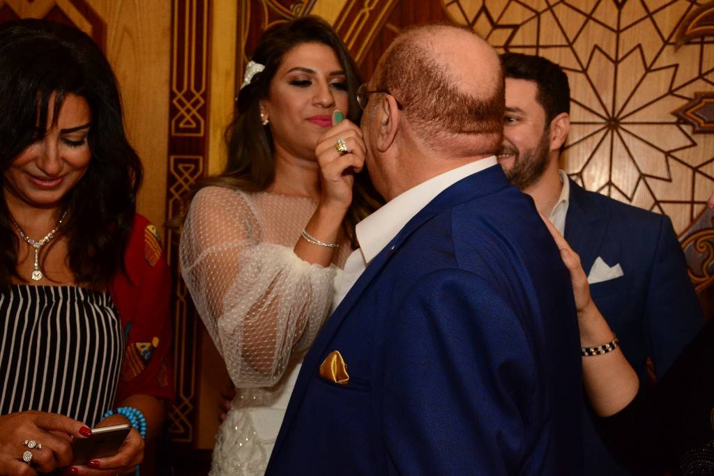 بالصور- صلاح عبد الله يحتفل بعقد قران ابنته وهؤلاء النجوم حرصوا على الحضور