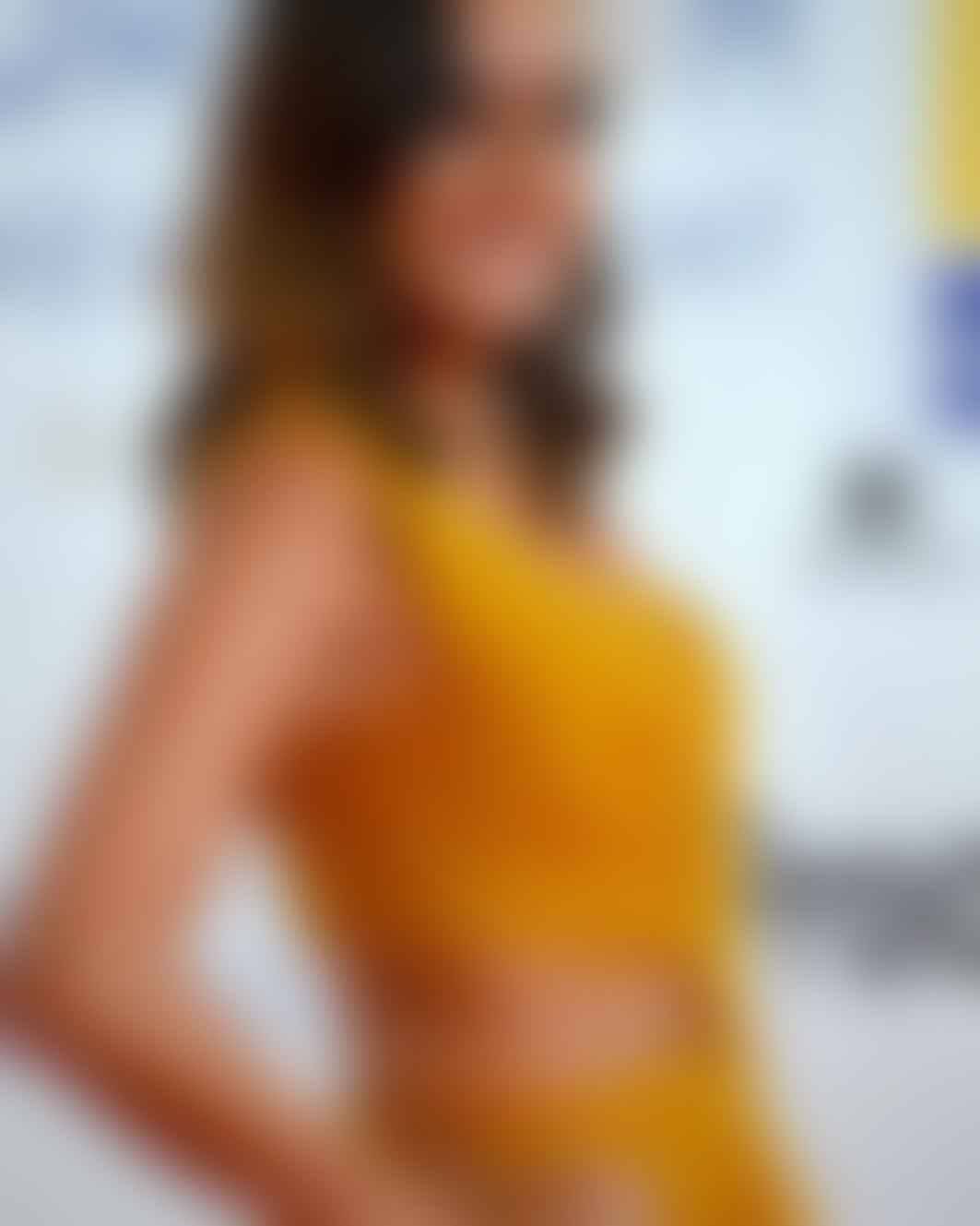 من النجمة التي ردت على منتقدي إطلالتها قائلة: 