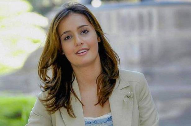 بالفيديو - فنانة تعتذر لحلا شيحة وحنان ترك.. من هي؟ وماذا قالت؟