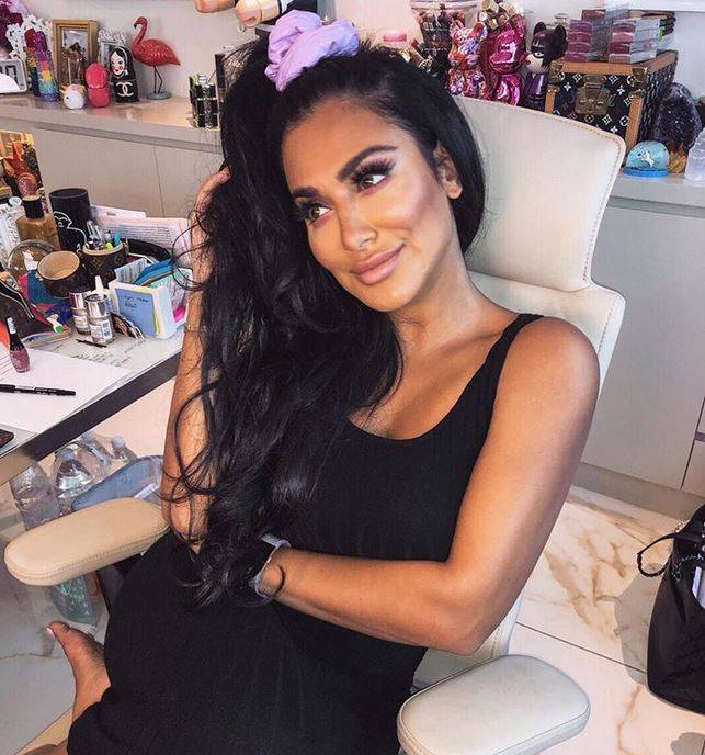 في صورة نادرة لها قبل الشهرة... هدى قطان تكشف شكلها وتفاصيل مؤلمة من حياتها