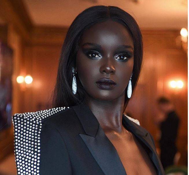 بالصور – نسخة عن دمية 