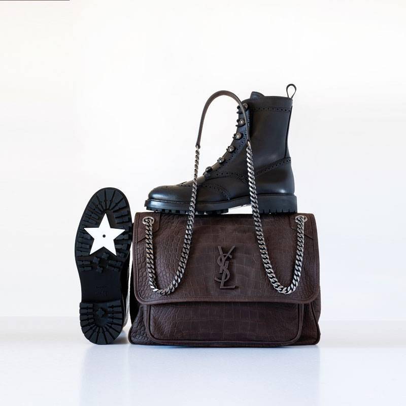 MOODS DIFFERENT
أمزجة متنوعة