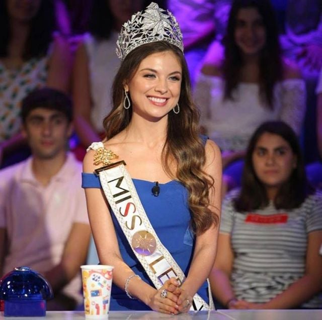 إليك تفاصيل اطلالة مايا رعيدي في أول لقاء لها بعد انتخابها ملكة جمال لبنان‎