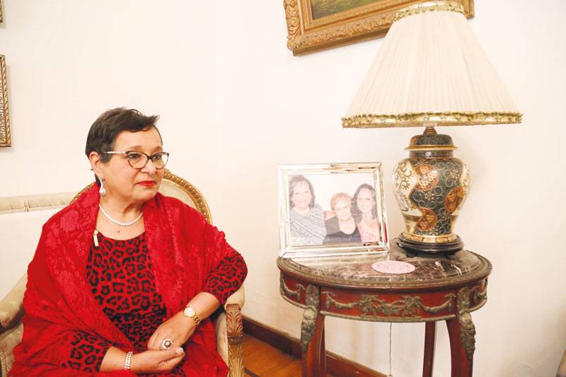 أنيسة حسونة النائب البرلمانية «قاهرة السرطان»:
الدعم الأسري والنفسي لا يقل أهمية عن العلاج