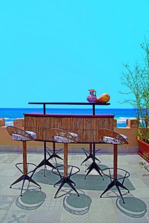 عطلة متعدّدة الأوجه في صور الأثرية حدودها البحر... والفضاء