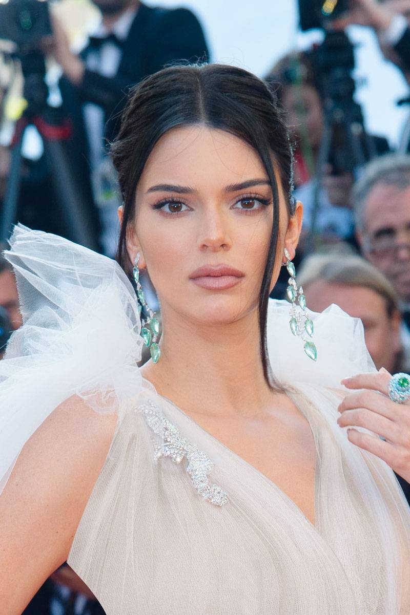 تعلمي تطبيق ماكياج كندال جنير