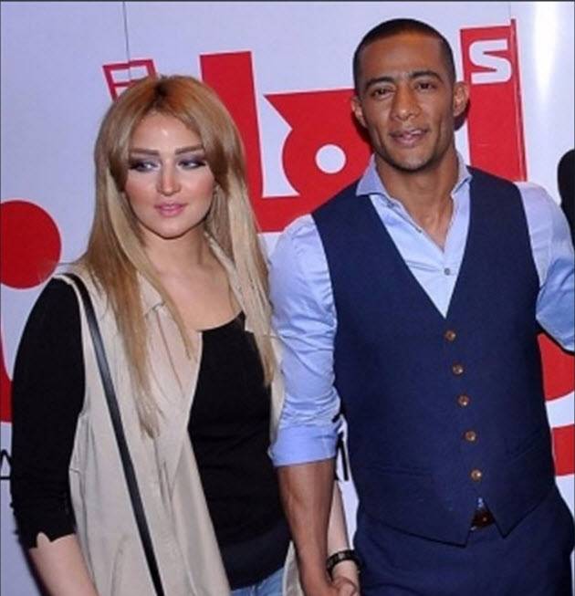 بالصور - قبلة محمد رمضان لزوجته تضع أحمد الفيشاوي في موقف محرج