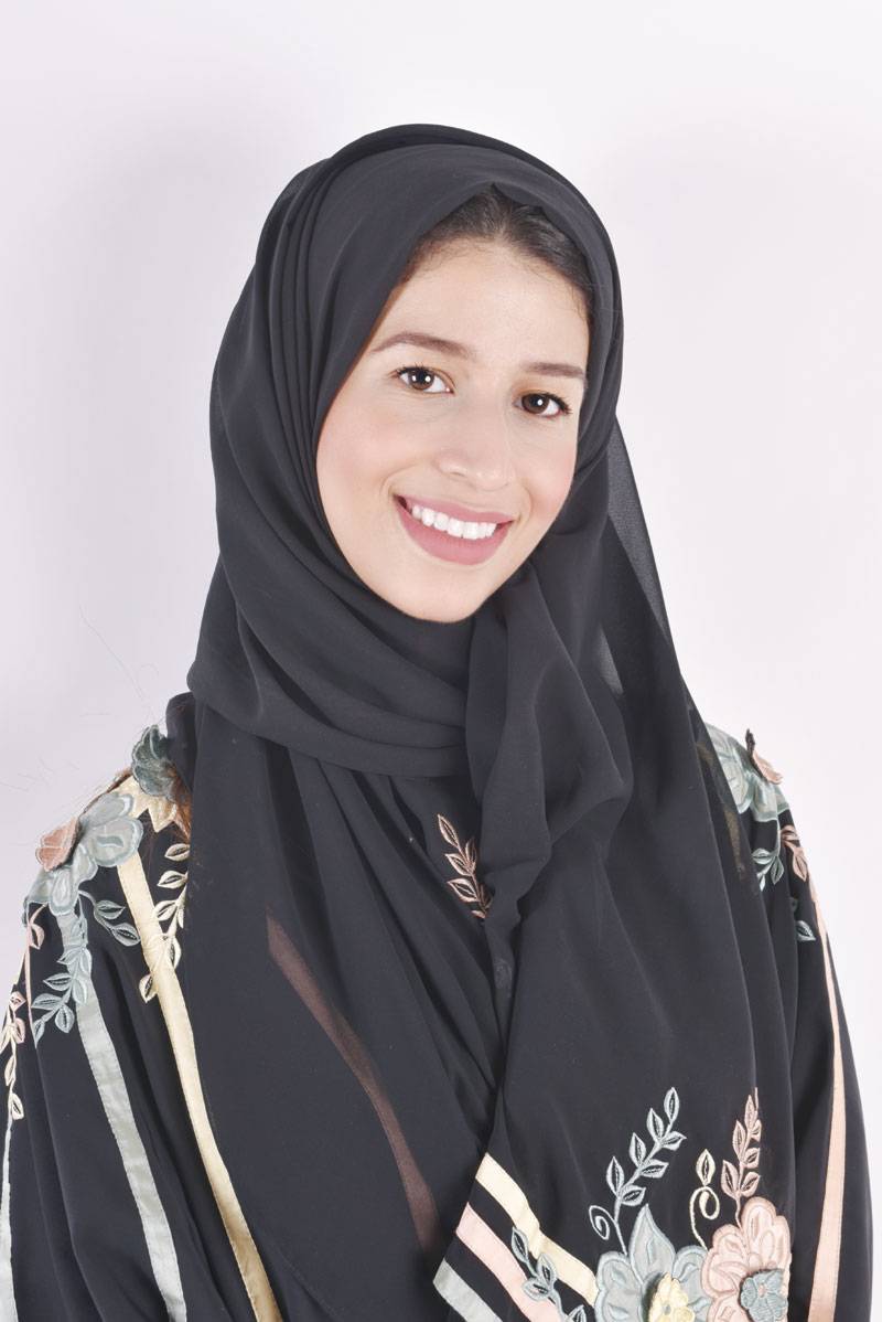 فن ولادة الذكريات بعدسة المصوّرة فاطمة باصهي
صور العائلة القديمة أحيت الماضي الجميل ودفعتني نحو شغف توثيق الذكريات