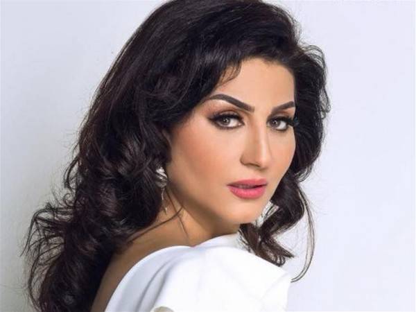 بالصور - وفاء عامر بفستان ضيق يكشف وزنها الزائد.. شاهدوا كيف اصبحت