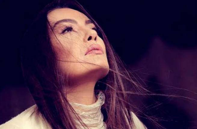 بالصور - شريهان تخطف الأنظار بجمالها وأناقتها... تبدو كشابة عشرينية