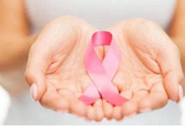 إليك الطريقة الصحيحة لإجراء الفحص الذاتي الشهري للثدي