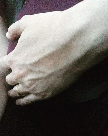 بالصور - نجمة لبنانية تكشف حملها في الأسبوع 23