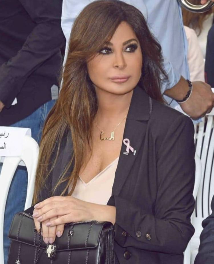 بالصور - إطلالة كلاسيكية لاليسا بسعر خيالي.. إليك التفاصيل
