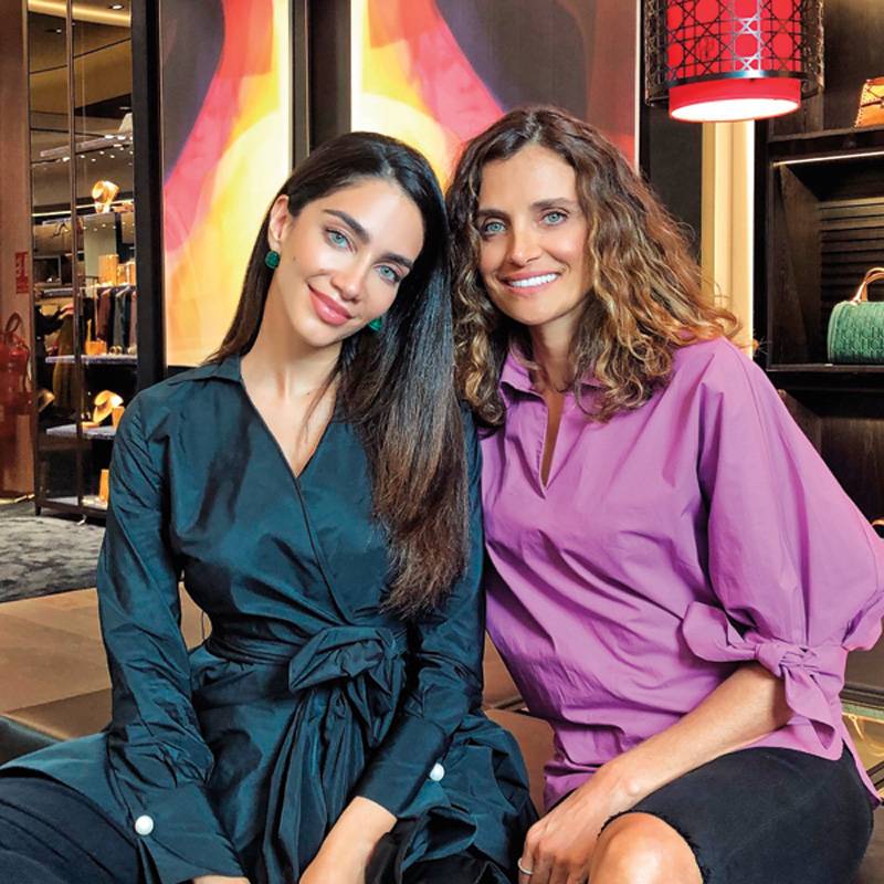 CH Carolina Herrera «لن نستسلم» حملة ضد سرطان الثدي في منطقة الخليج تطلقها