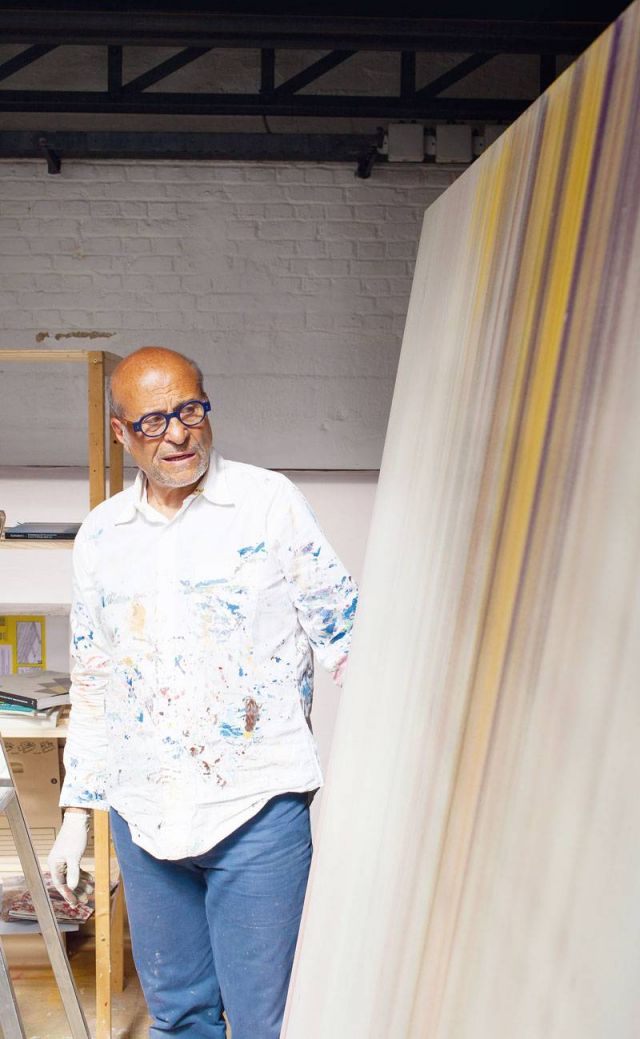 الفنان جان بوغوسيان
حوّل النار إلى فن وجمال