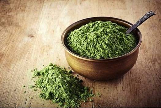 الحناء.. علاج طبيعي لمشاكل الشعر وفروة الرأس