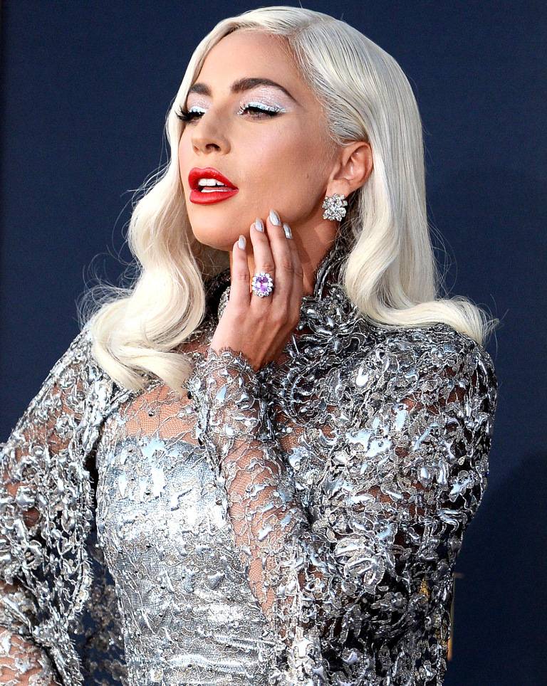 بالصورة - ثمن خاتم خطوبة ليدي غاغا يشعل المواقع... مئات الآلاف!