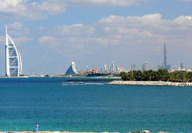 صيف دبي يهزم الحرارة والرطوبة والأزمة العالمية 13 مرة