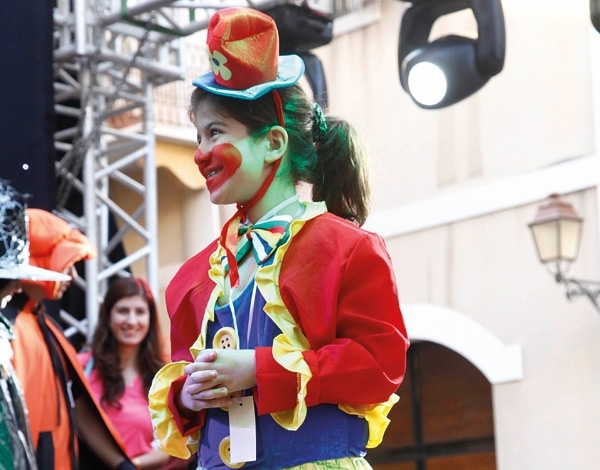 حفلة تنكرية في وسط بيروت