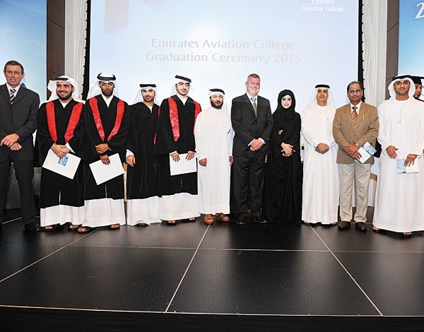 كلية الإمارات للطيران تحتفل بتخريج أكبر دفعة في تاريخها