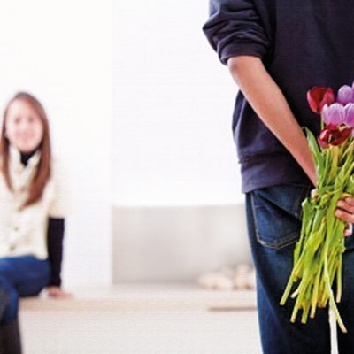 هل يحتاج زوجك إلى مدارس لتعليم الرومانسية؟
