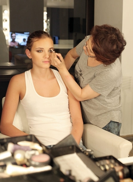 في الكواليس Behind the Scenes